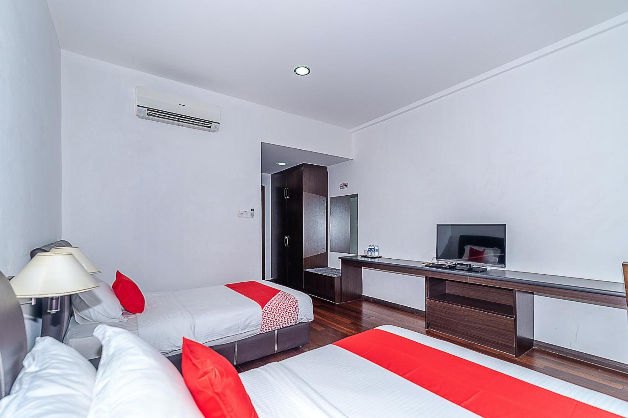 Eagle Wood Garden Hotel Membakut Exterior photo